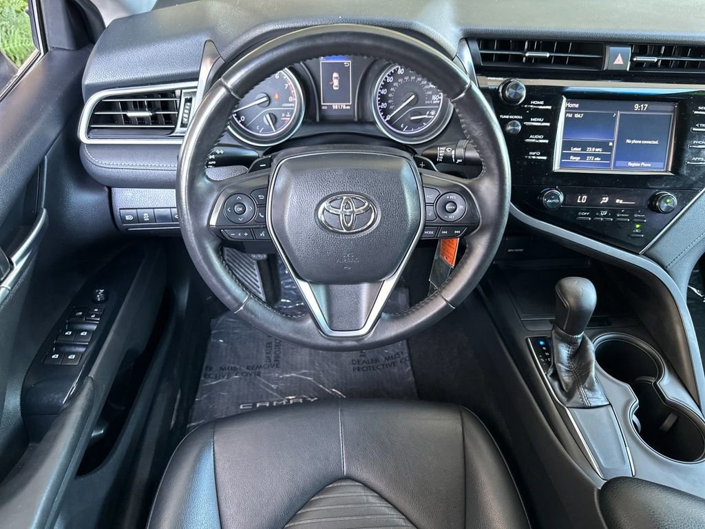 Used 2018 Toyota Camry SE FWD image 13