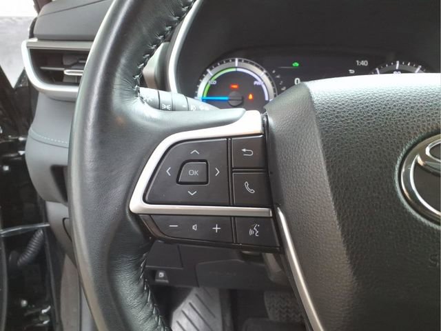 Used 2023 Toyota Highlander XLE image 16