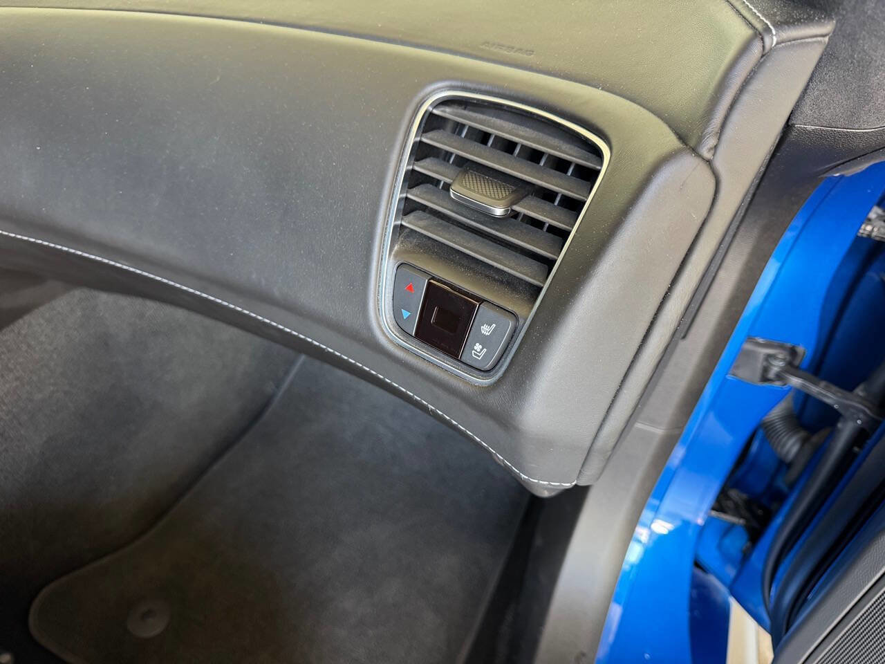 Used 2015 Chevrolet Corvette Z06 w/ 3LZ Preferred Equipment Group image 27