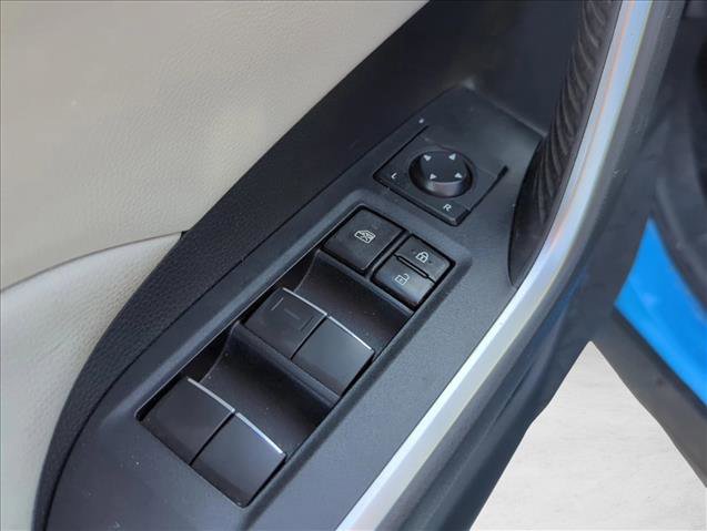 Used 2019 Toyota RAV4 XLE Premium image 8