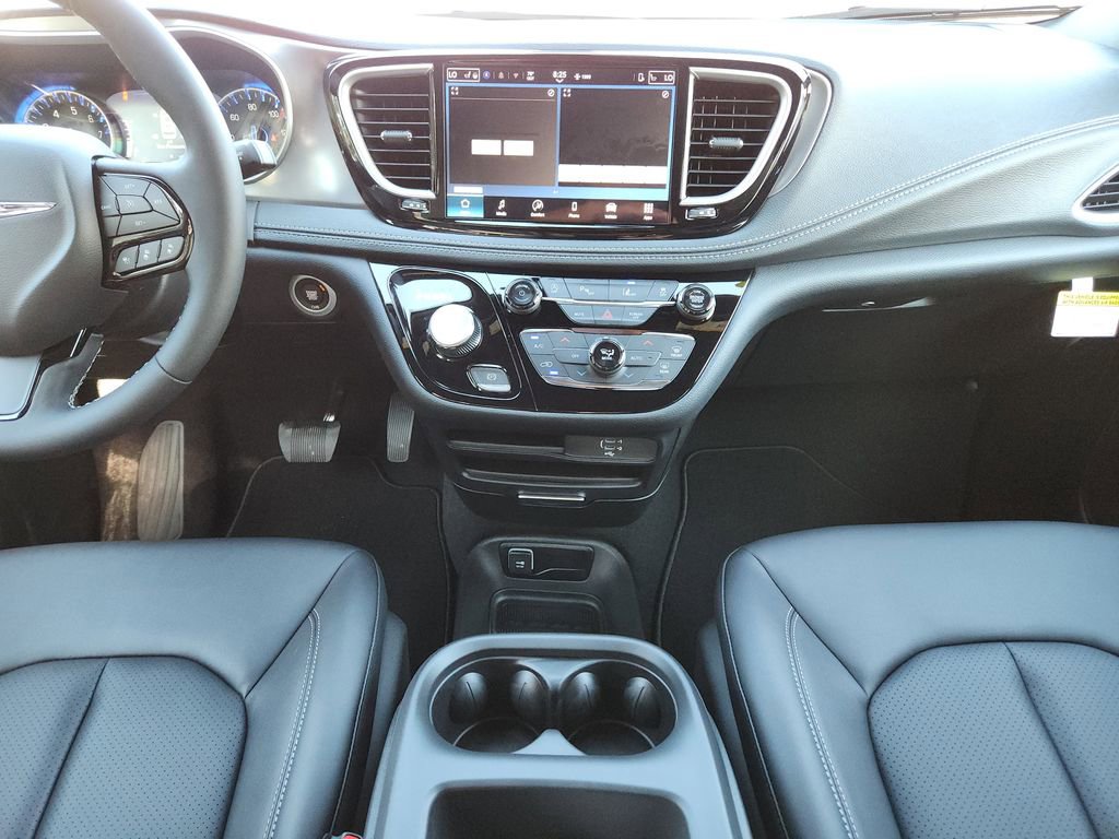 New 2026 Chrysler Pacifica Select w/ S Appearance Package image 15
