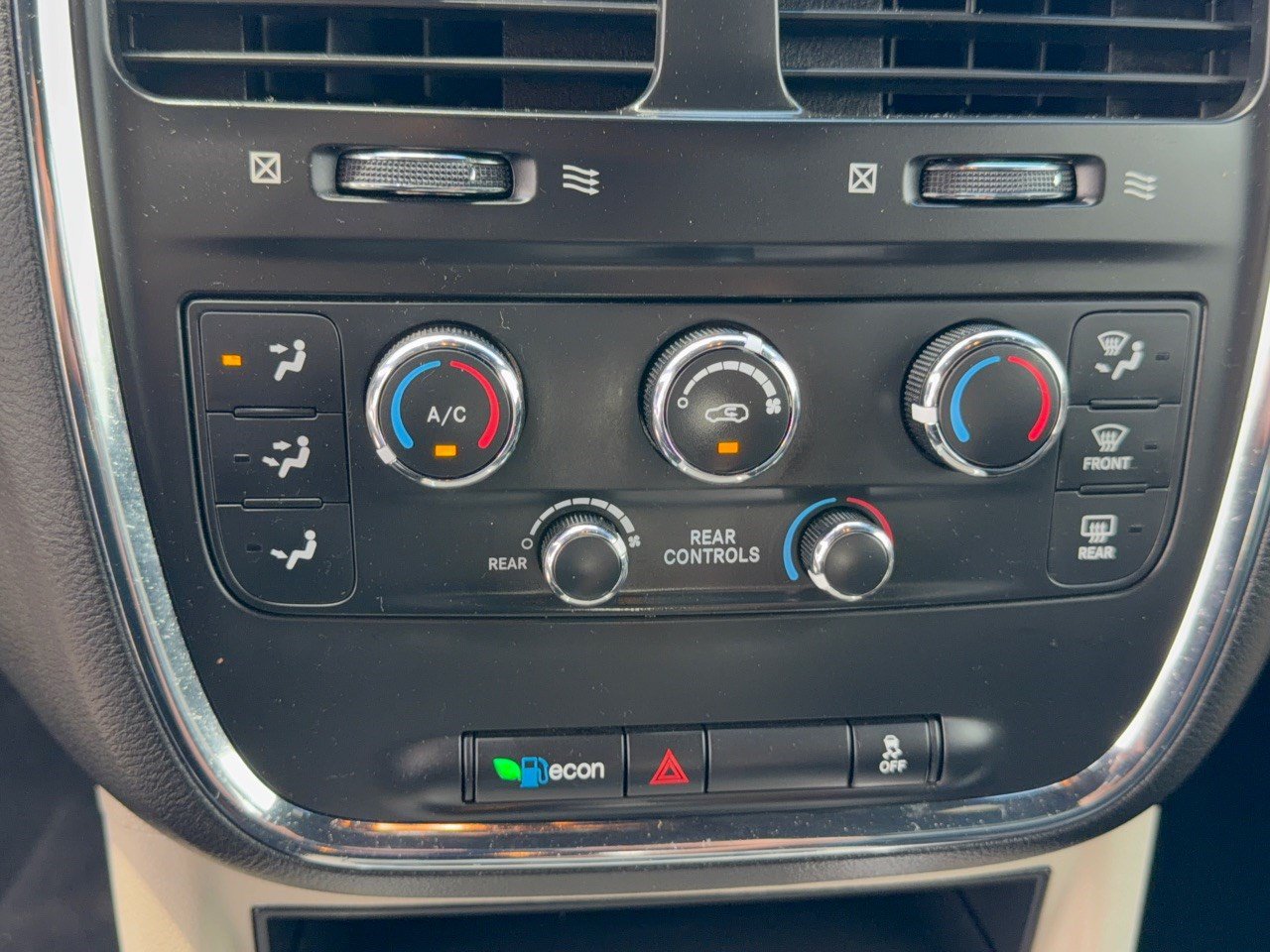 Used 2019 Dodge Grand Caravan SXT FWD image 22