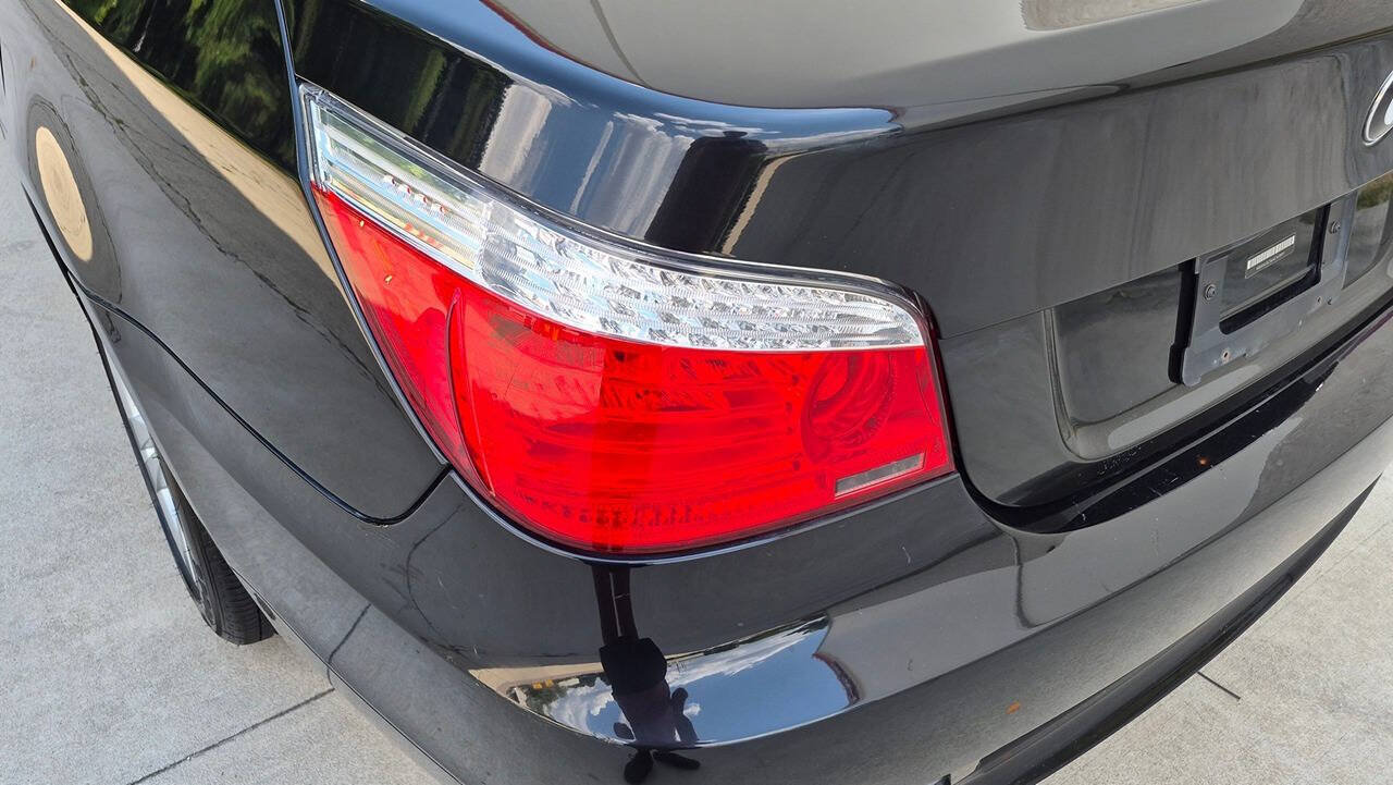 Used 2010 BMW 528i Sedan RWD image 16