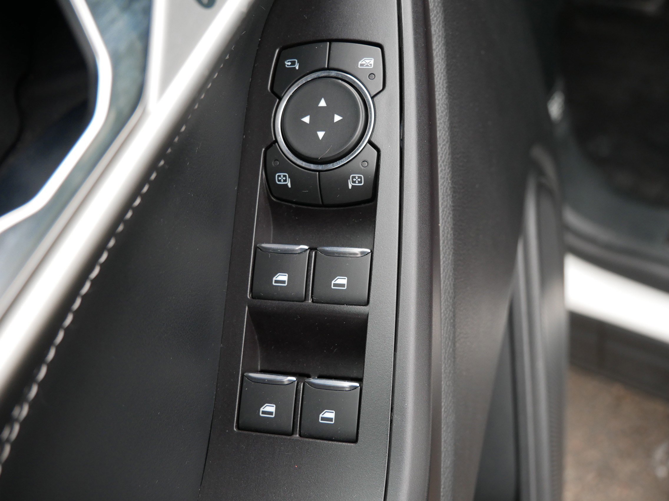 Used 2020 Ford Explorer ST AWD/4WD image 19