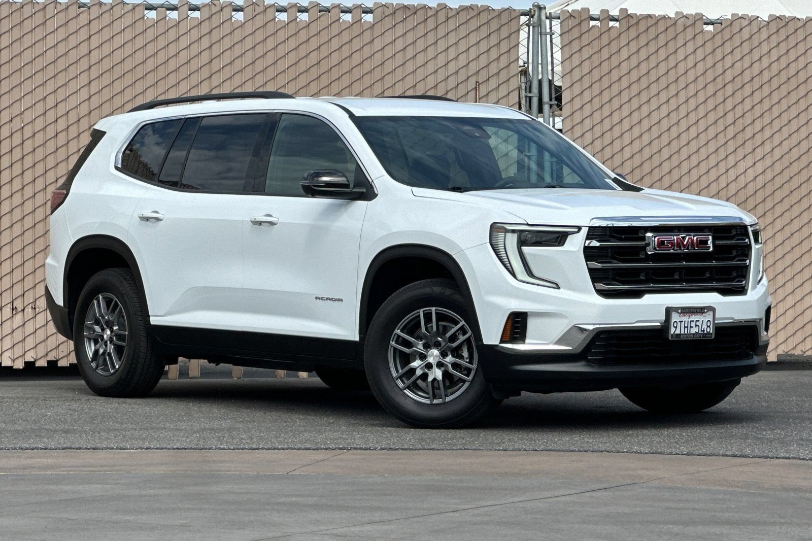 Certified 2025 GMC Acadia Elevation FWD image 2