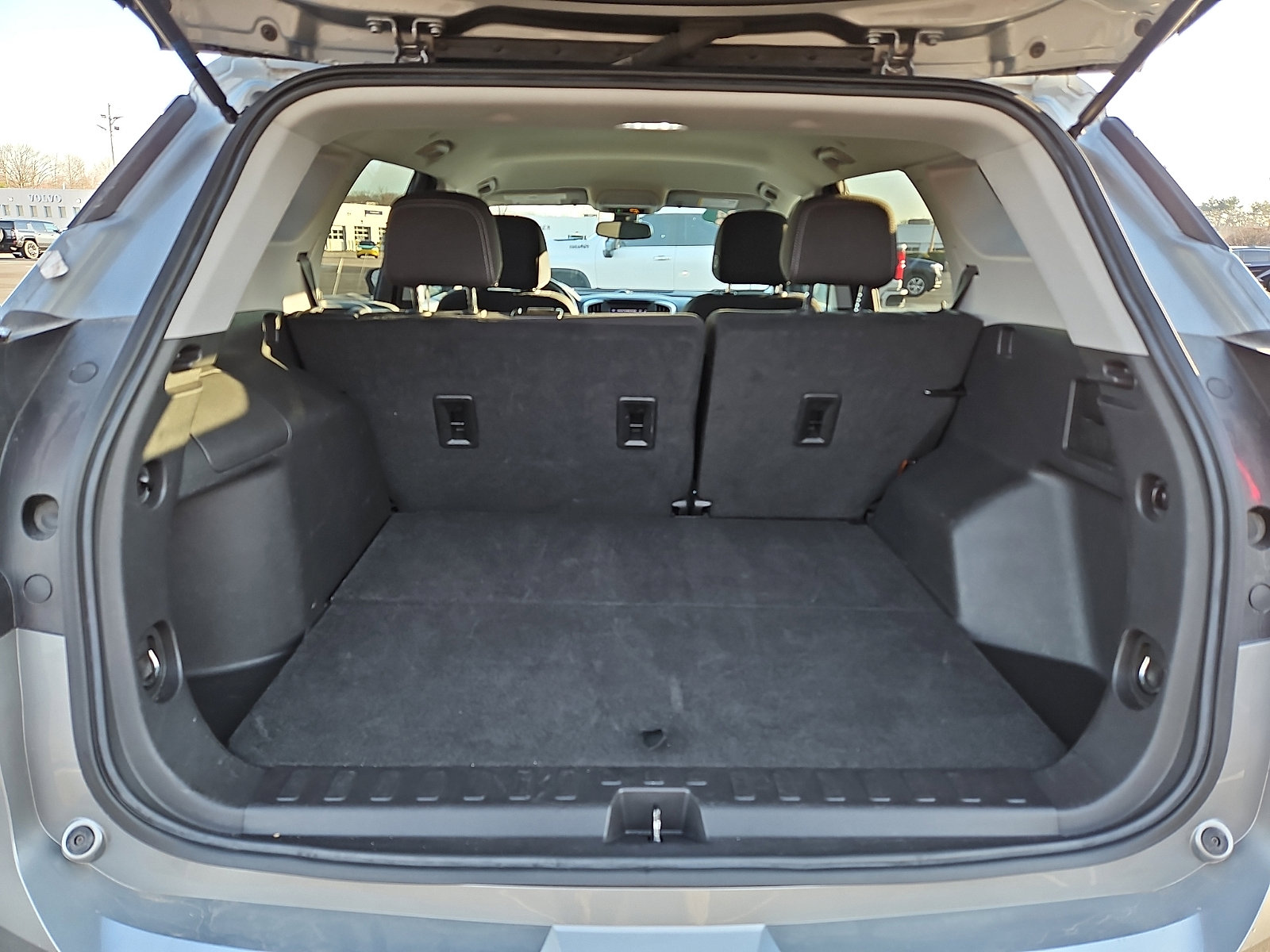 Certified 2024 GMC Terrain SLE image 28