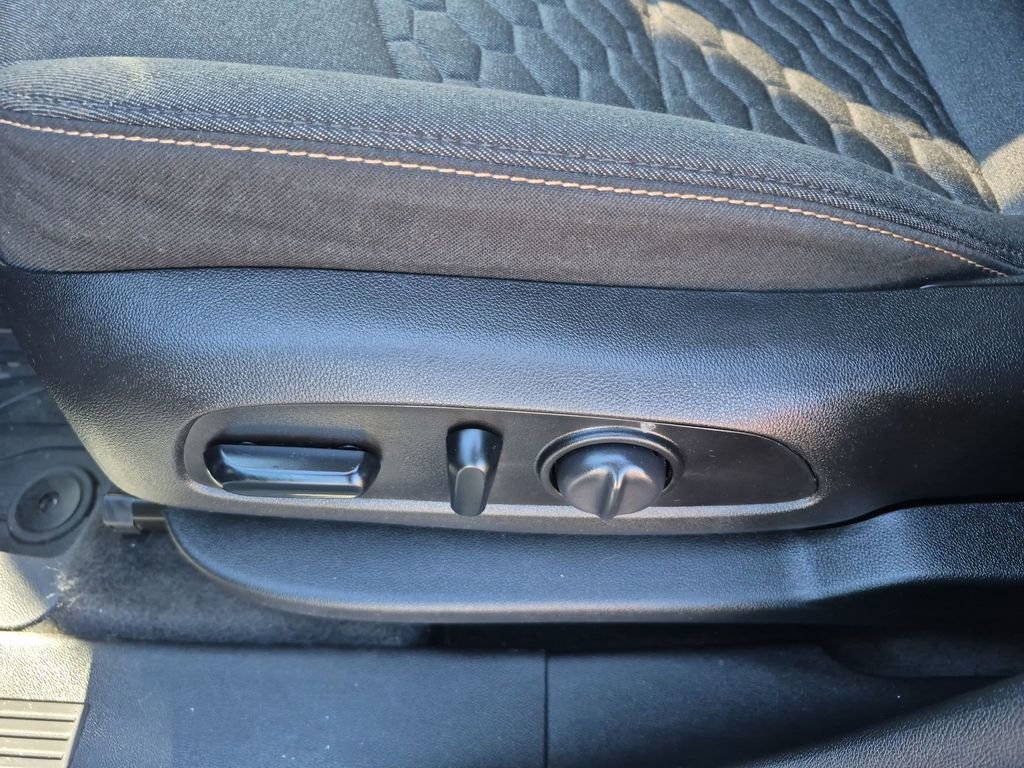 Used 2019 Chevrolet Equinox LT image 19