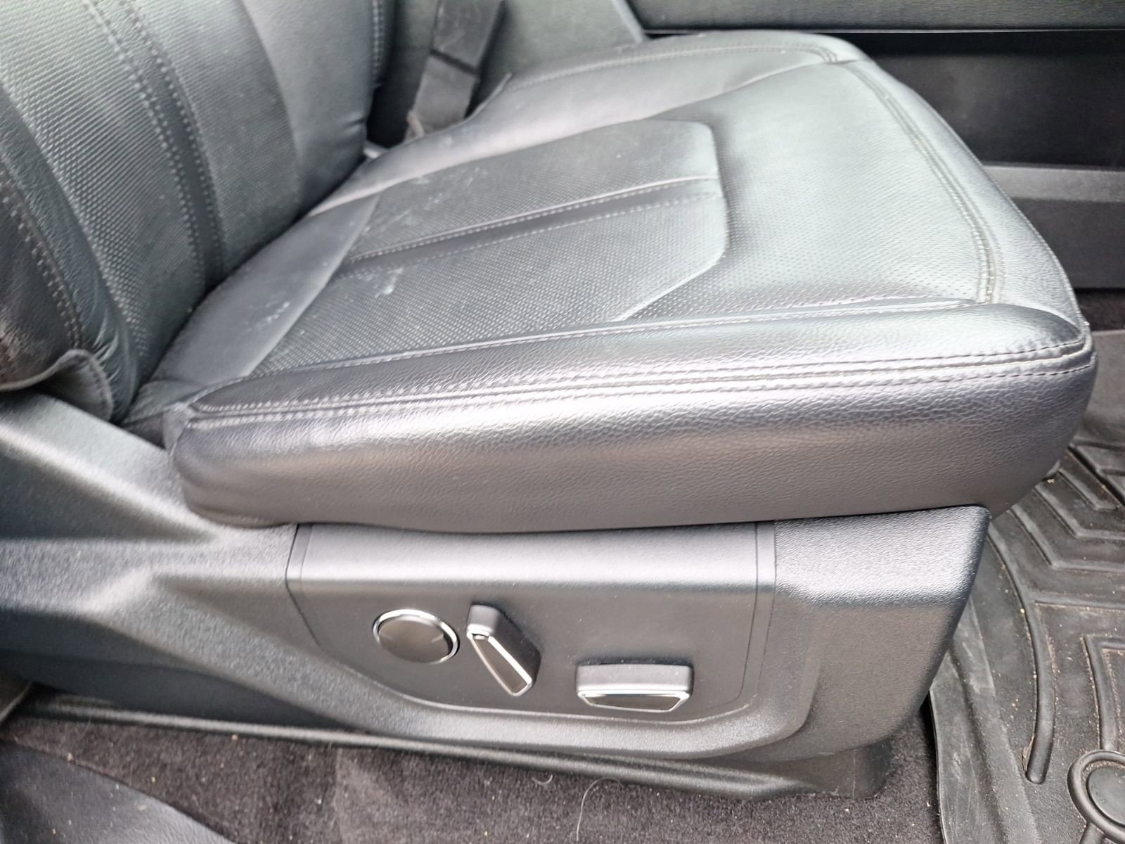 Used 2020 Ford Expedition Limited w/ Texas Edition Package AWD/4WD image 30