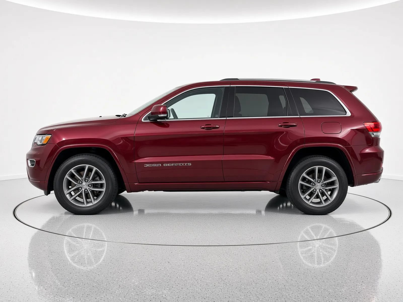 Used 2018 Jeep Grand Cherokee Laredo AWD/4WD image 5