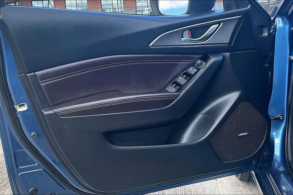 Used 2018 MAZDA MAZDA3 Grand Touring w/ Premium Equipment Package image 23