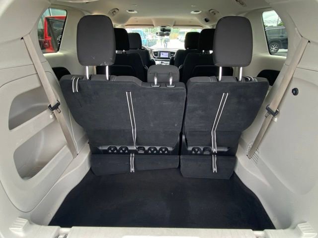 Used 2023 Chrysler Voyager LX FWD image 25