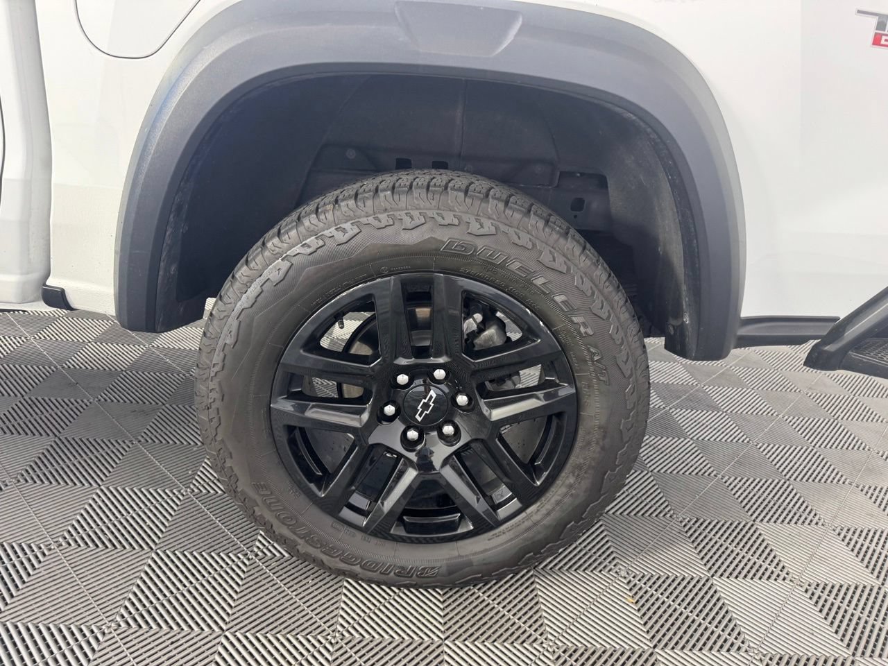 Used 2025 Chevrolet Colorado Trail Boss AWD/4WD image 13