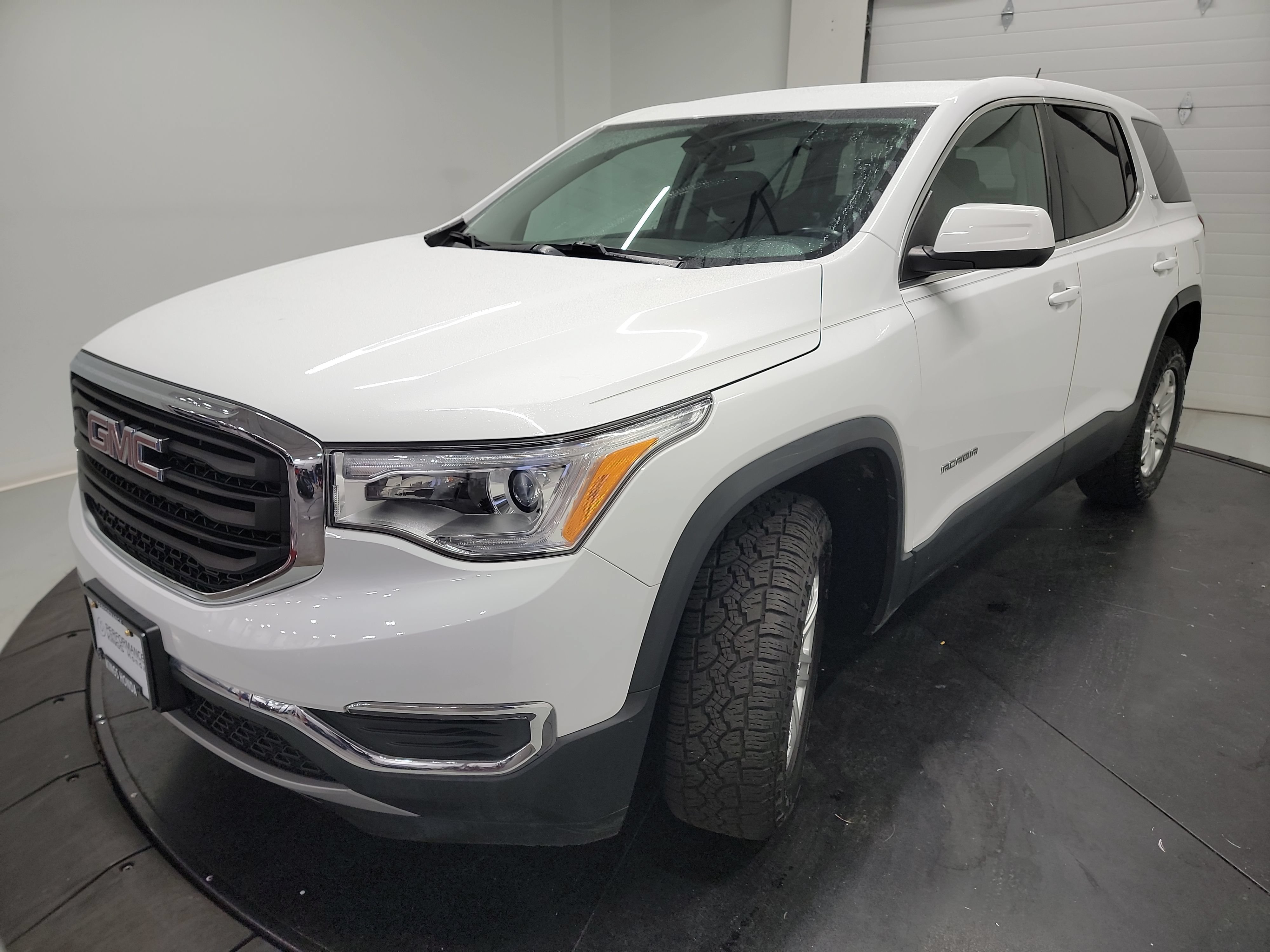 Used 2019 GMC Acadia SLE FWD image 3