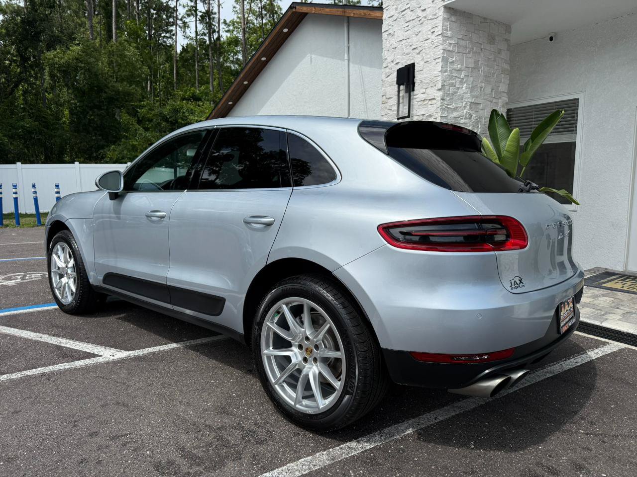 Used 2015 Porsche Macan S AWD/4WD image 3