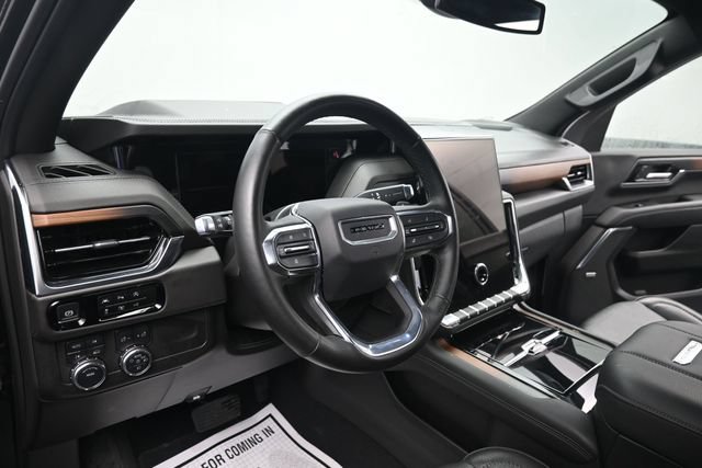 Used 2025 GMC Yukon XL Denali AWD/4WD image 17
