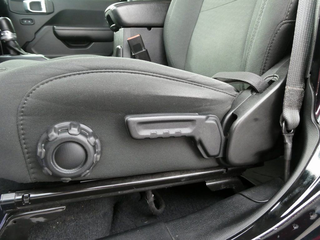 Used 2020 Jeep Wrangler Unlimited Sport image 22
