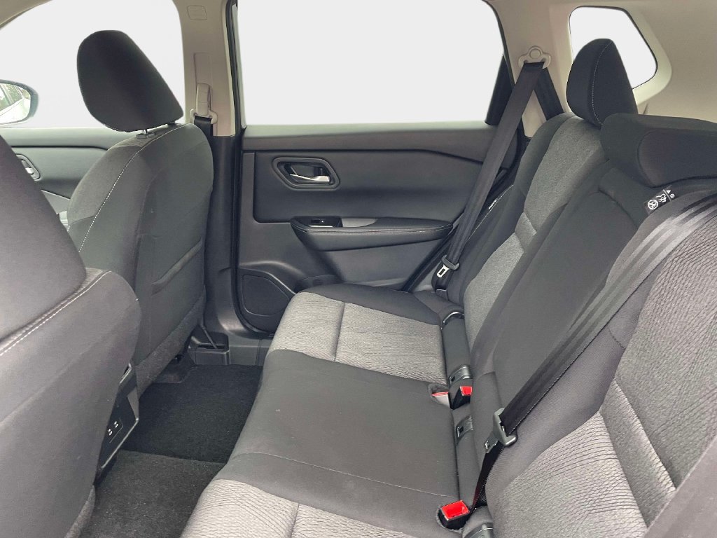 Used 2024 Nissan Rogue SV FWD image 15