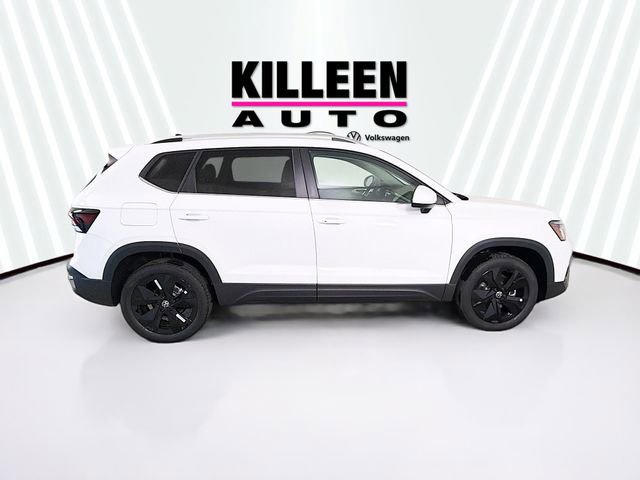 New 2026 Volkswagen Taos SE image 8