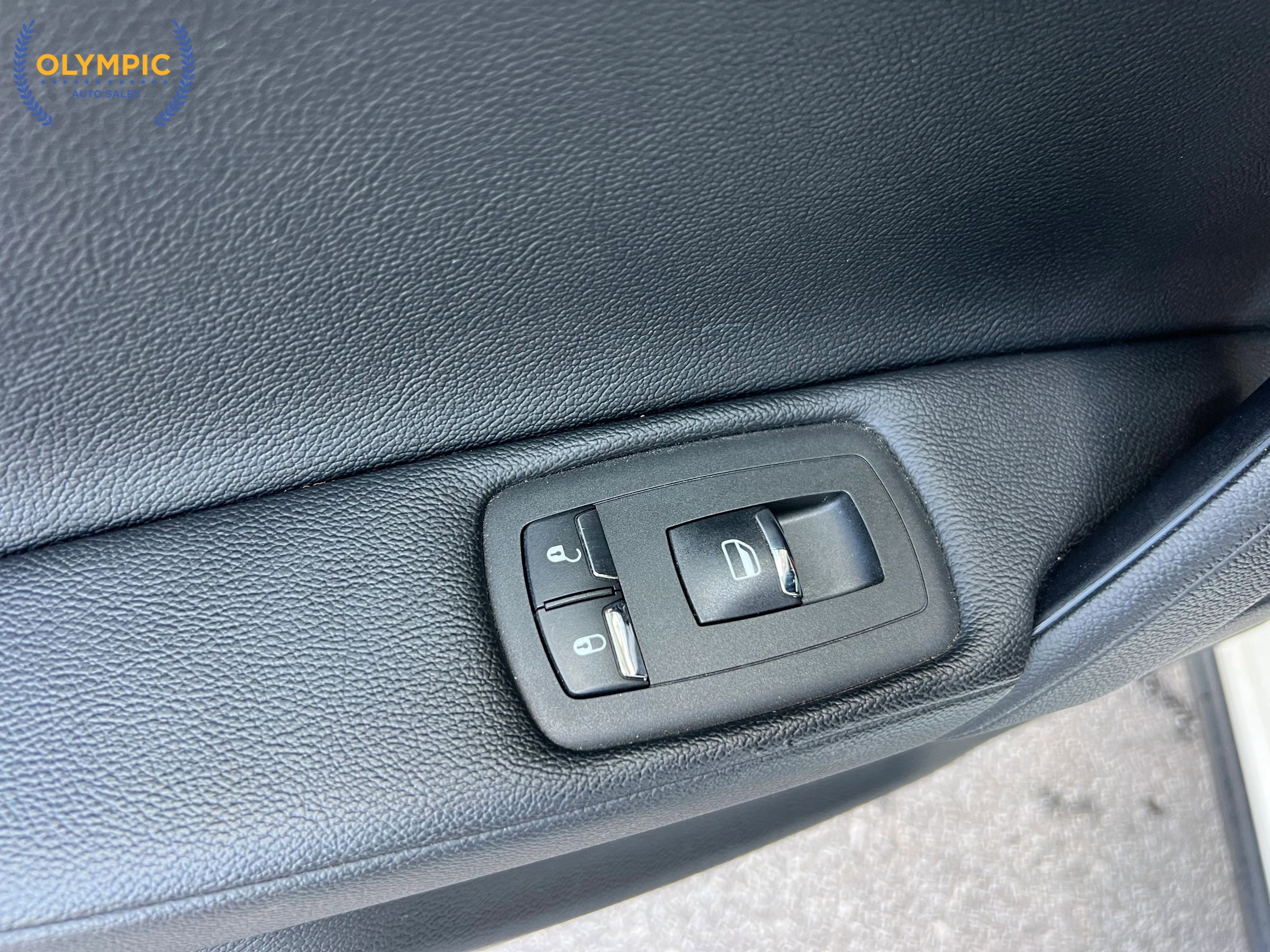 Used 2016 Maserati Ghibli image 34