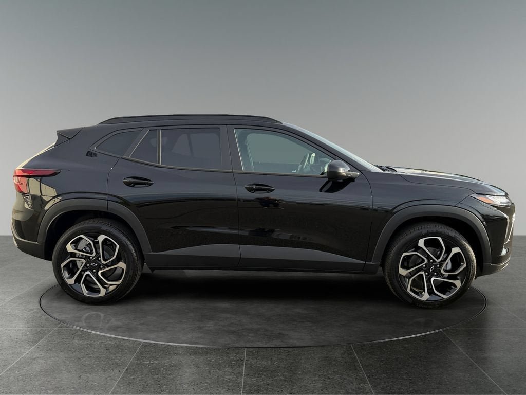 New 2026 Chevrolet Trax RS w/ Sunroof Package FWD image 10