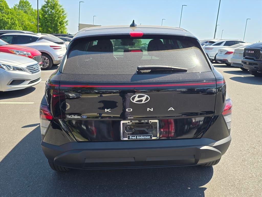 Used 2024 Hyundai Kona SE FWD image 4