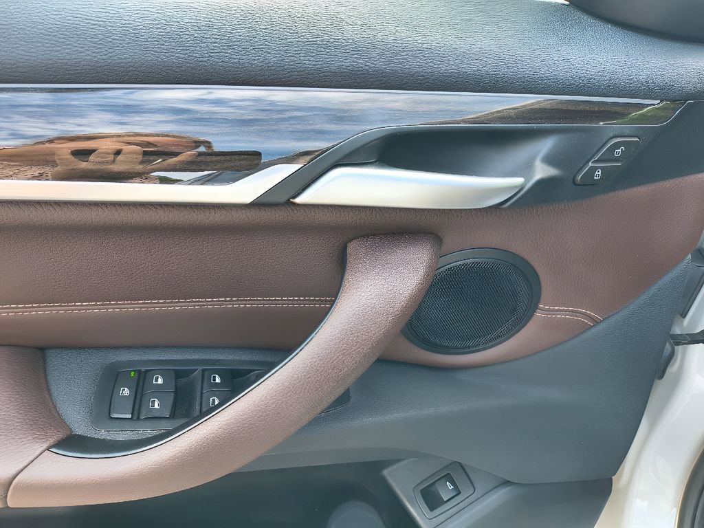 Used 2017 BMW X1 xDrive28i image 10