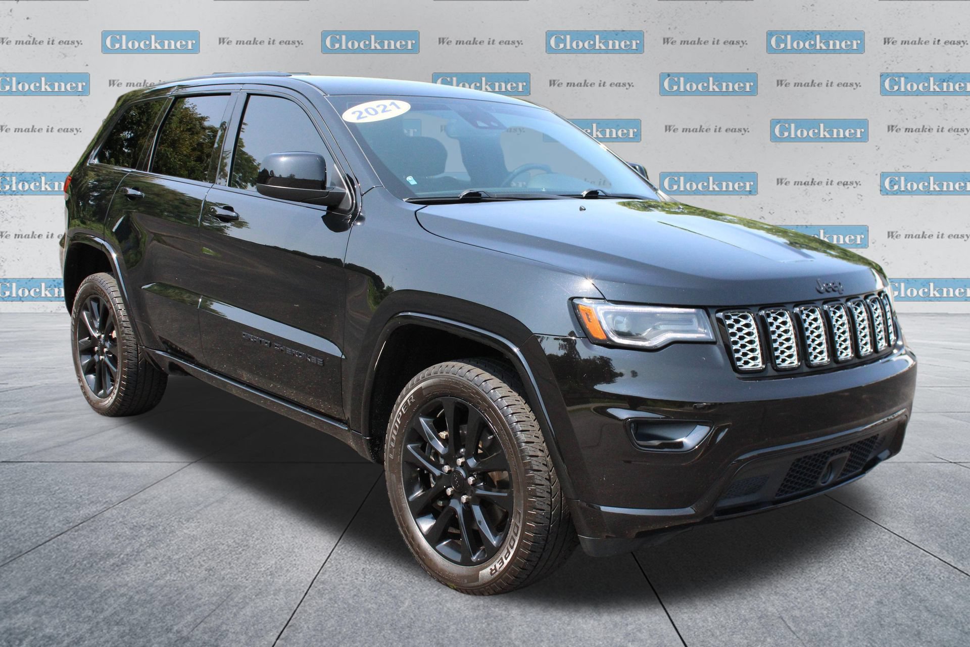 Used 2021 Jeep Grand Cherokee Laredo X AWD/4WD image 3