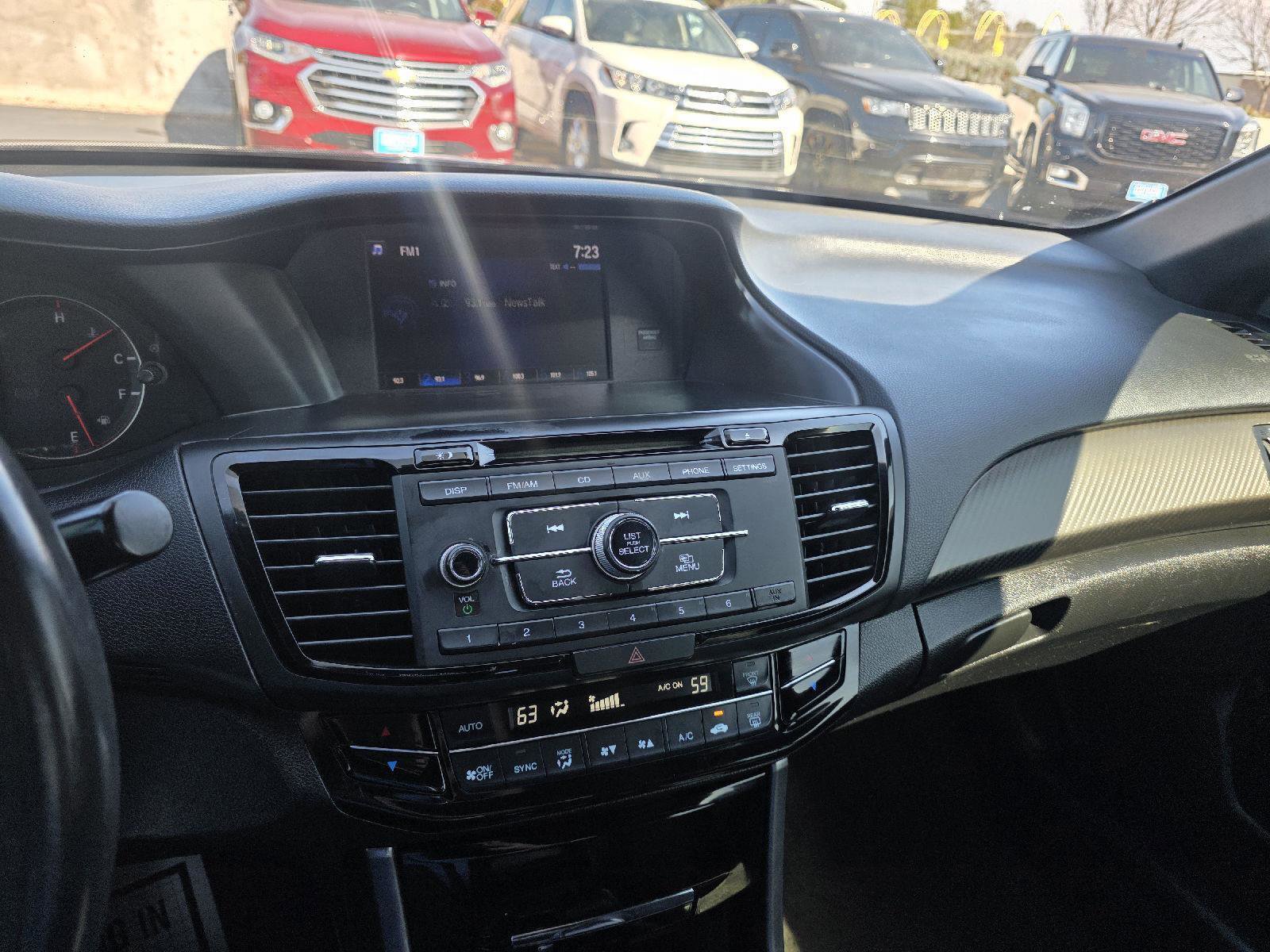Used 2017 Honda Accord Sport image 14
