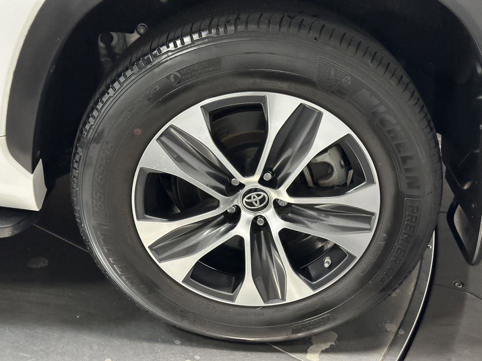Certified 2022 Toyota Highlander XLE image 19
