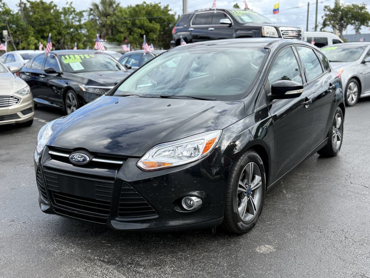 Used 2014 Ford Focus SE w/ SE Sport Package image 3