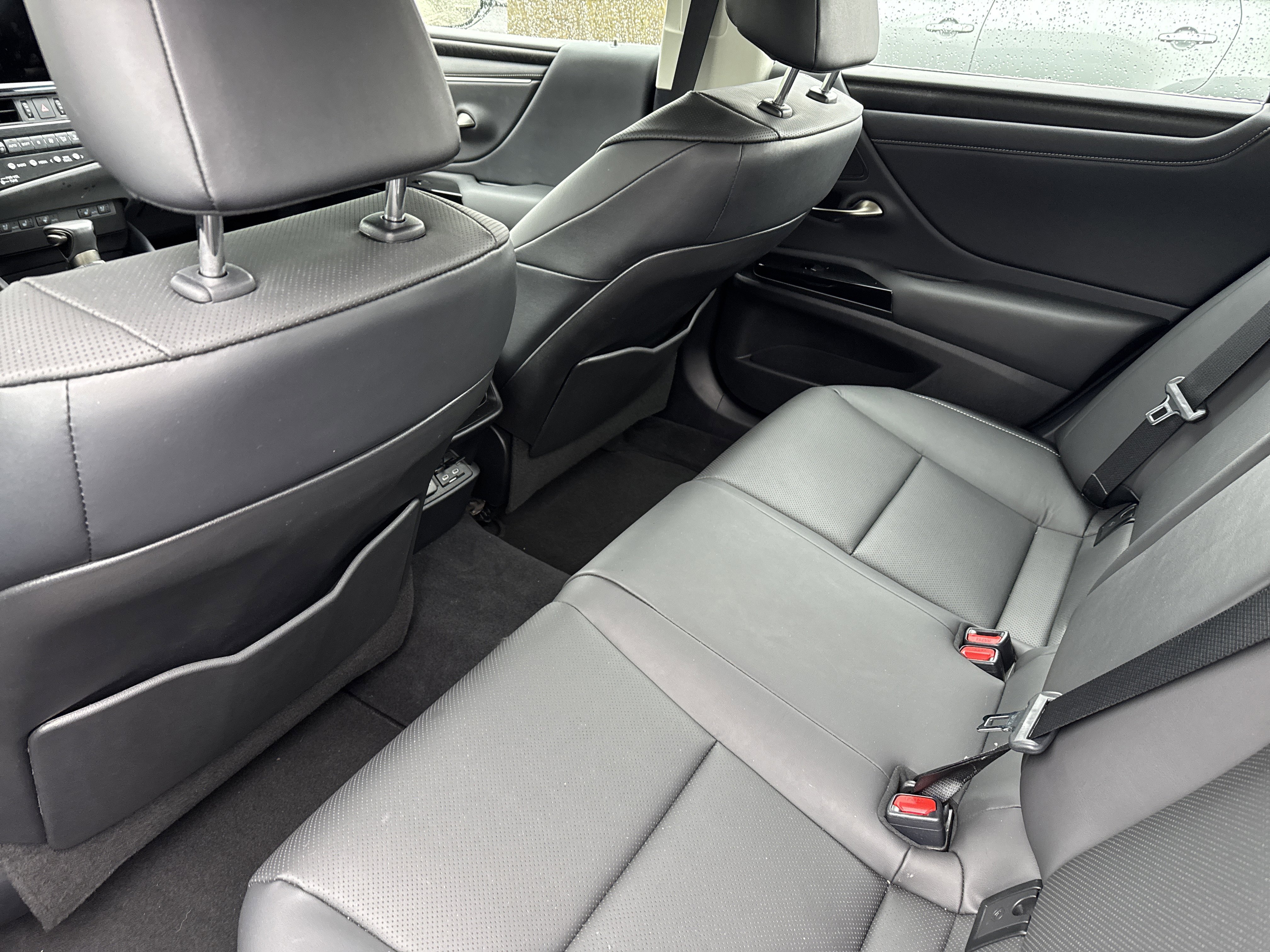 Certified 2025 Lexus ES 350 w/ Premium Package image 10