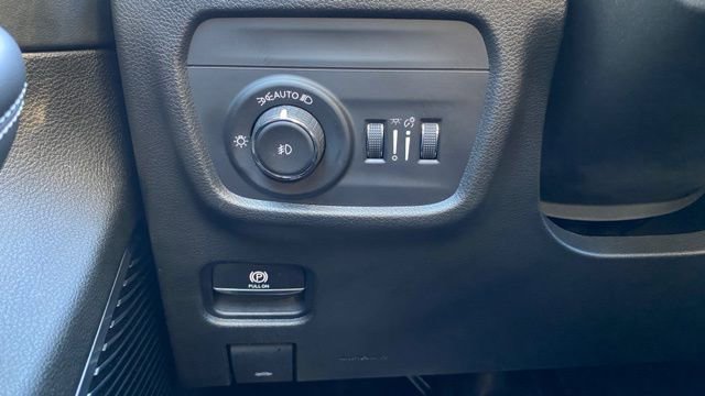 Used 2022 Jeep Grand Cherokee L Overland w/ Luxury Tech Group IV image 31