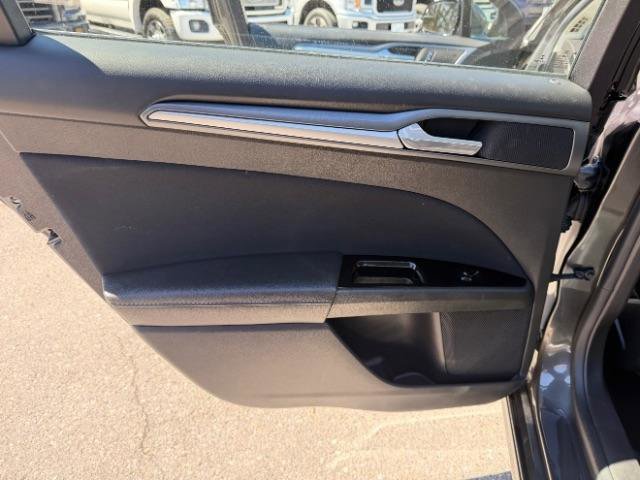 Used 2016 Ford Fusion SE image 27