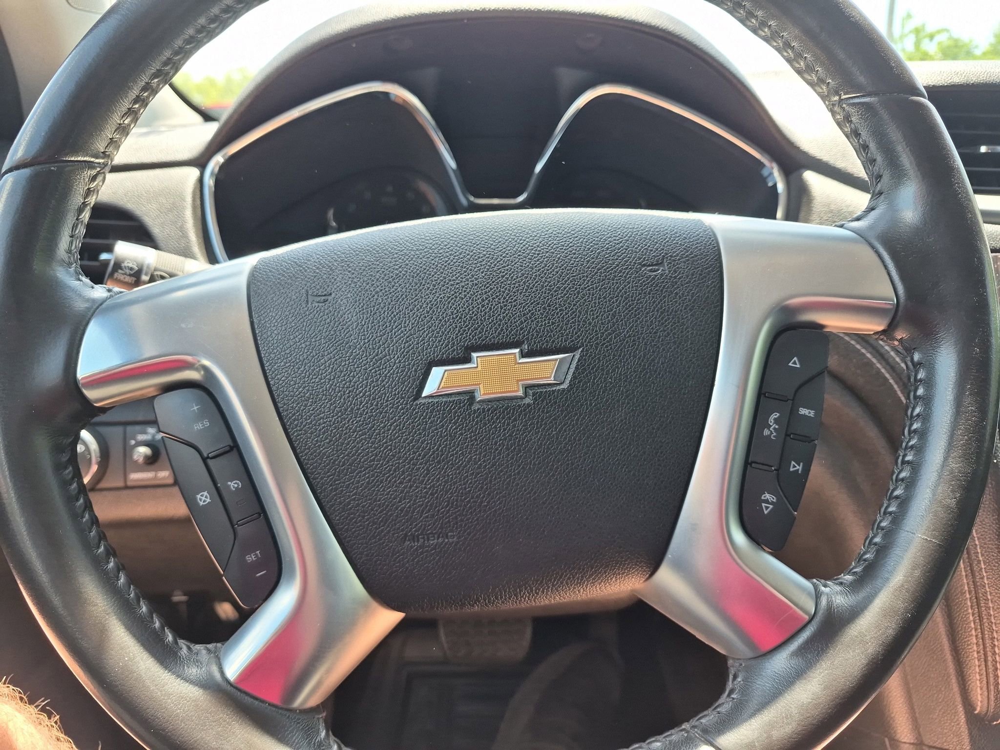 Used 2016 Chevrolet Traverse LT w/ Style and Technology Package FWD image 14