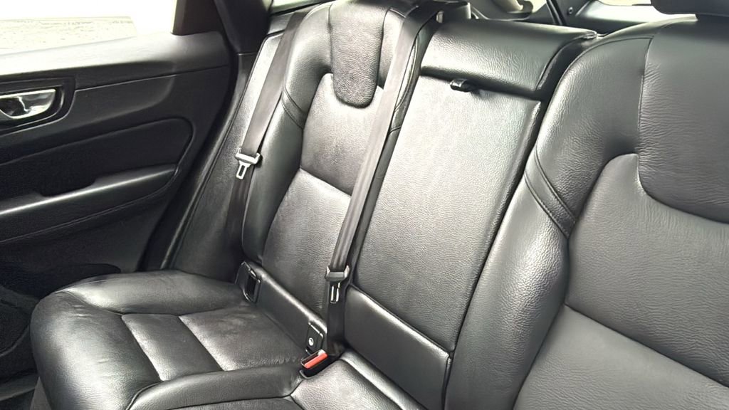 Certified 2025 Volvo XC60 B5 Plus image 24