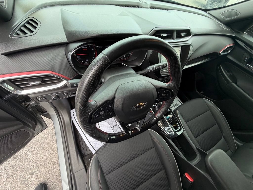 Used 2023 Chevrolet TrailBlazer RS AWD/4WD image 18