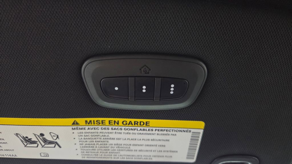 Used 2018 Chrysler Pacifica Touring-L Plus w/ S Appearance Package FWD image 28