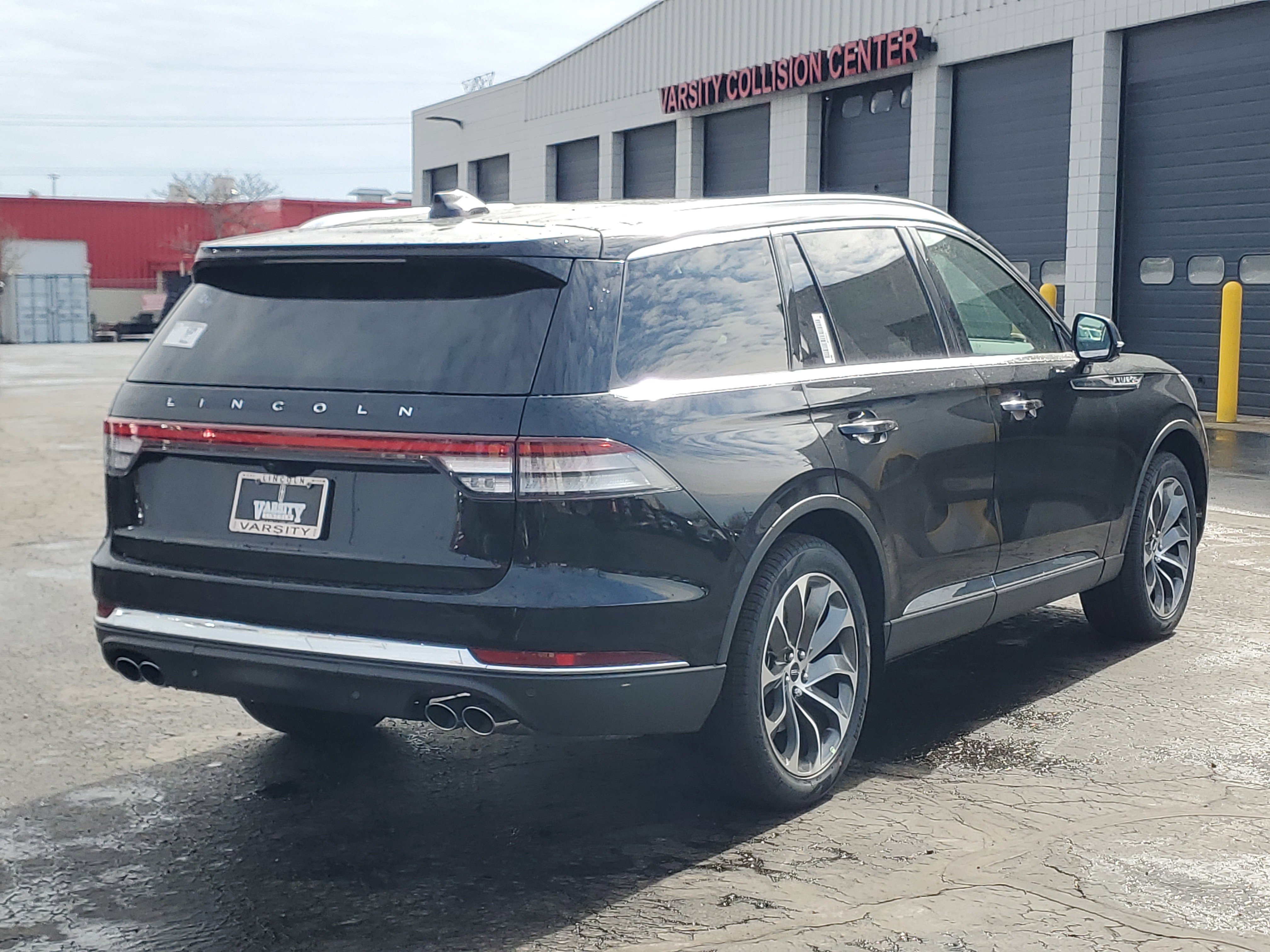 New 2026 Lincoln Aviator AWD image 4
