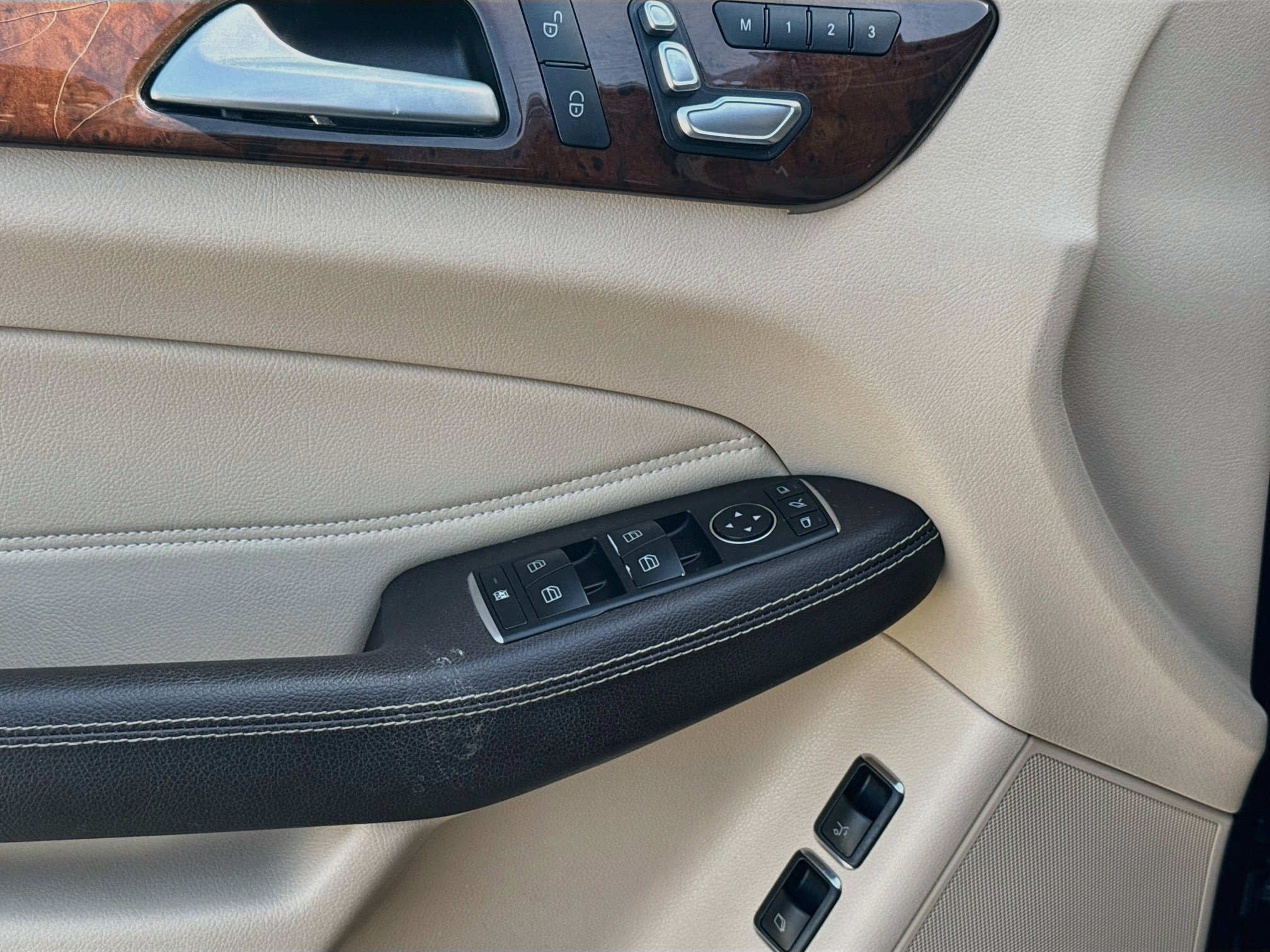 Used 2018 Mercedes-Benz GLS 450 4MATIC w/ Premium Package image 15