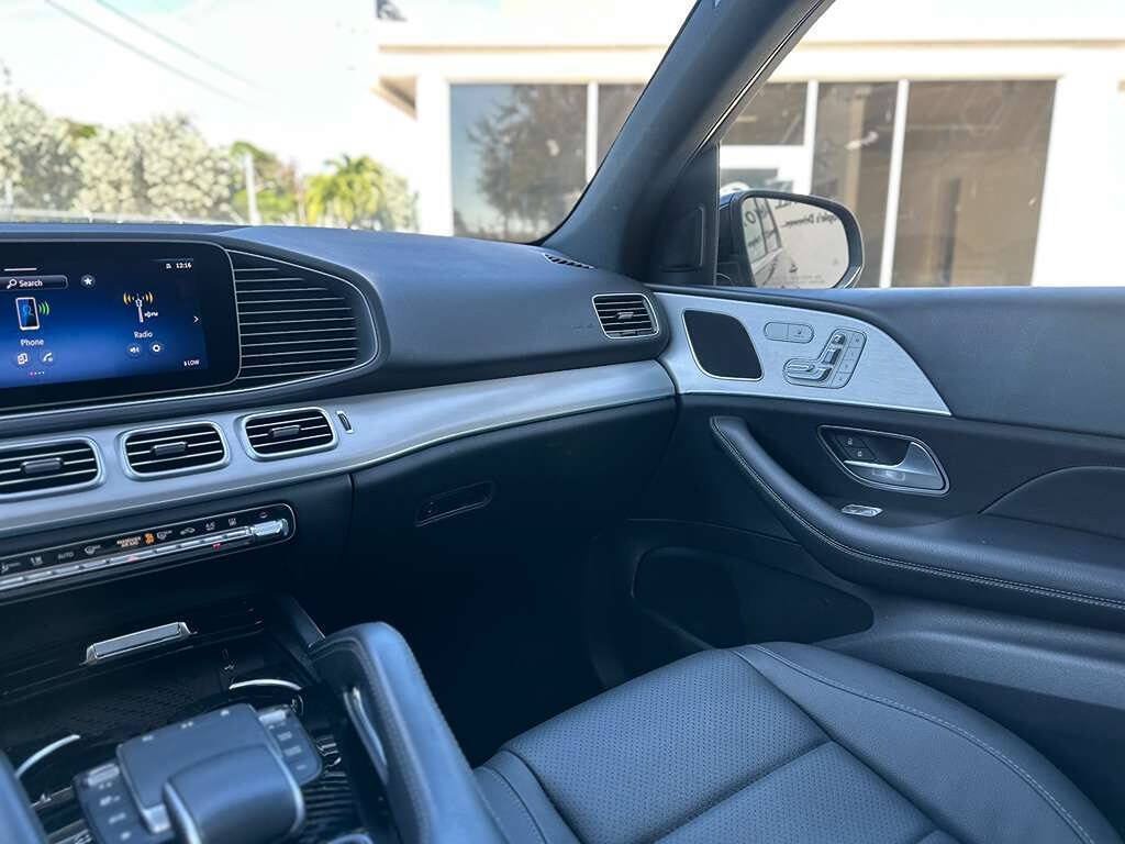 Used 2024 Mercedes-Benz GLE 450e 4MATIC image 18