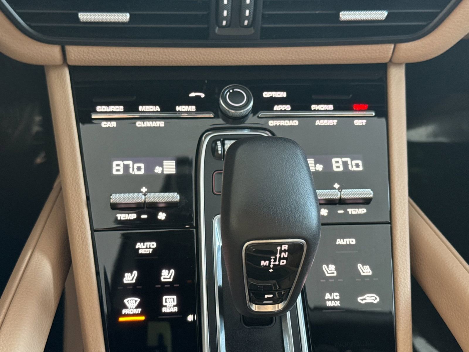 Certified 2022 Porsche Cayenne Coupe image 25