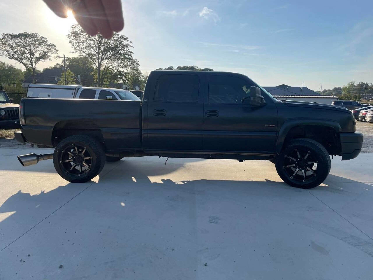 Used 2005 Chevrolet Silverado 2500 LT w/ Heavy-Duty Power Package AWD/4WD image 4