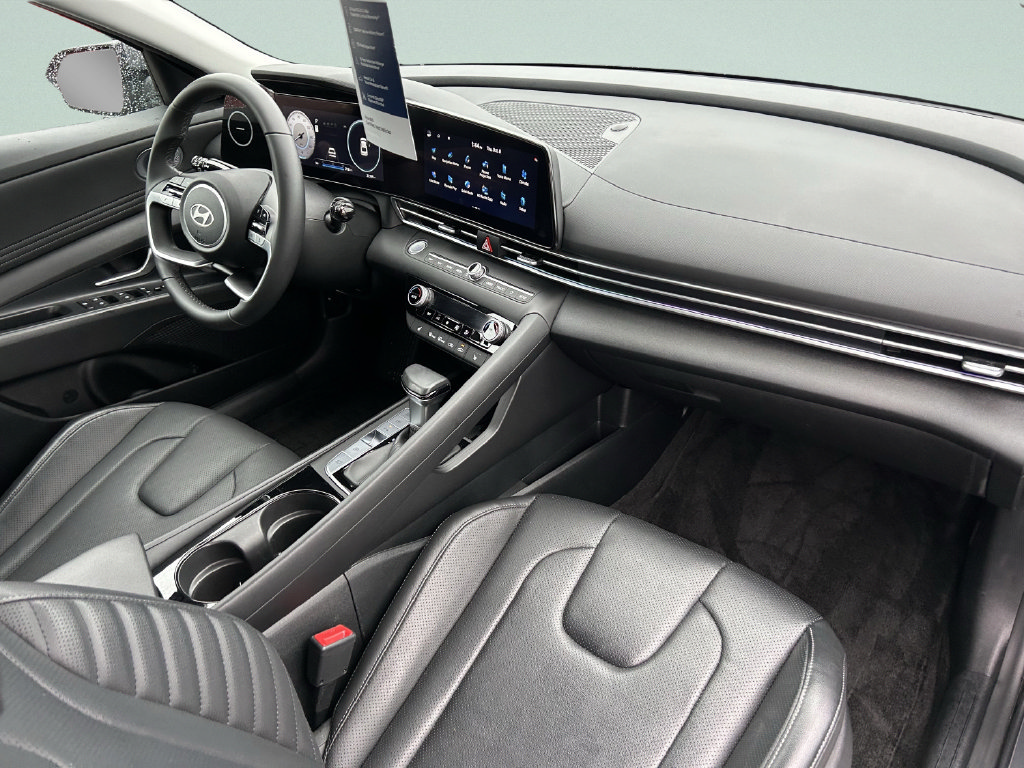 Certified 2024 Hyundai Elantra Limited FWD image 16