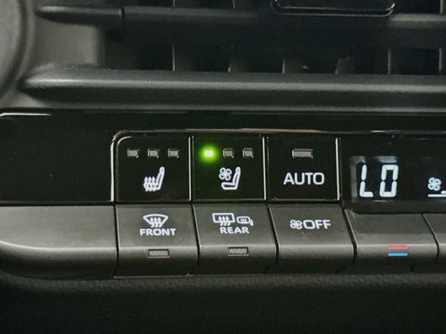 Used 2023 Toyota Crown Platinum AWD/4WD image 19