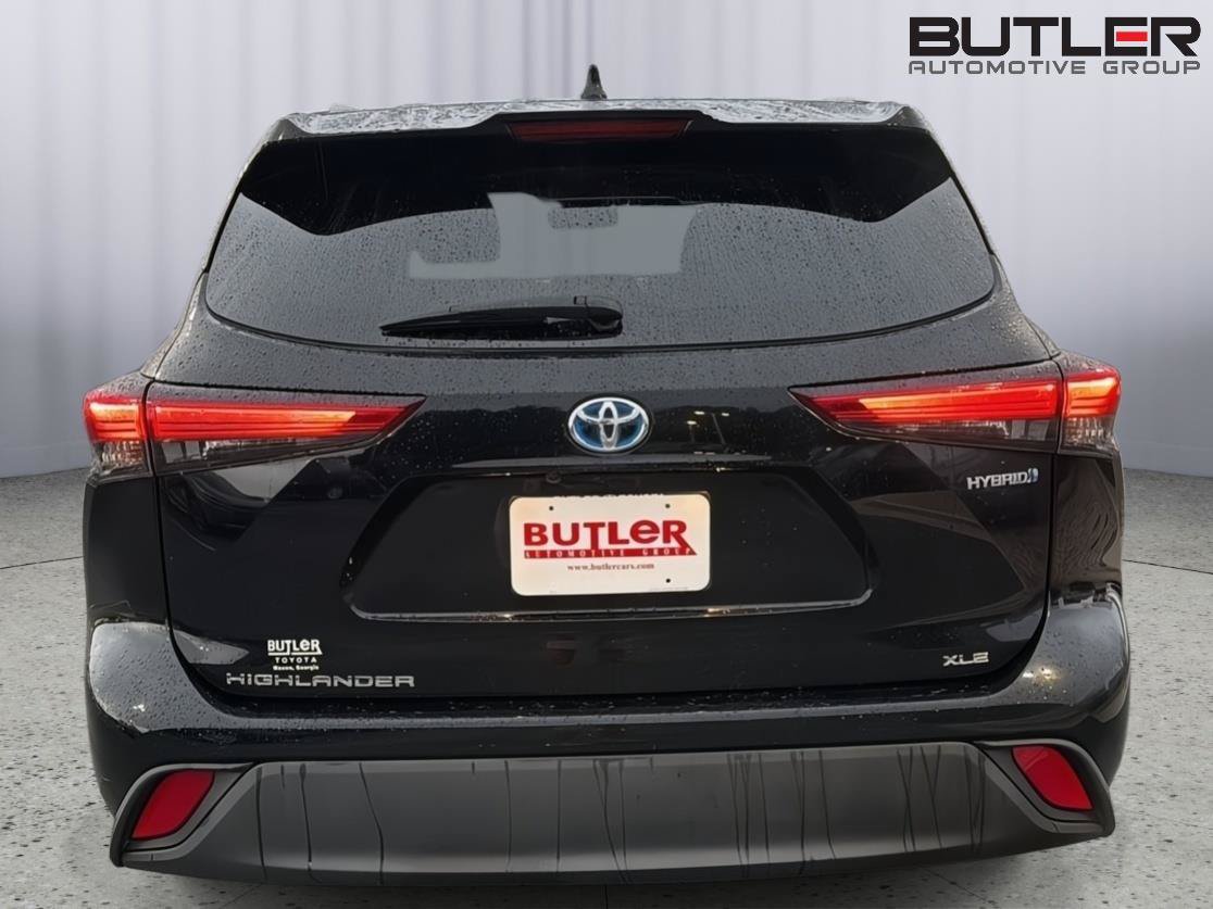 Certified 2021 Toyota Highlander XLE AWD/4WD image 5