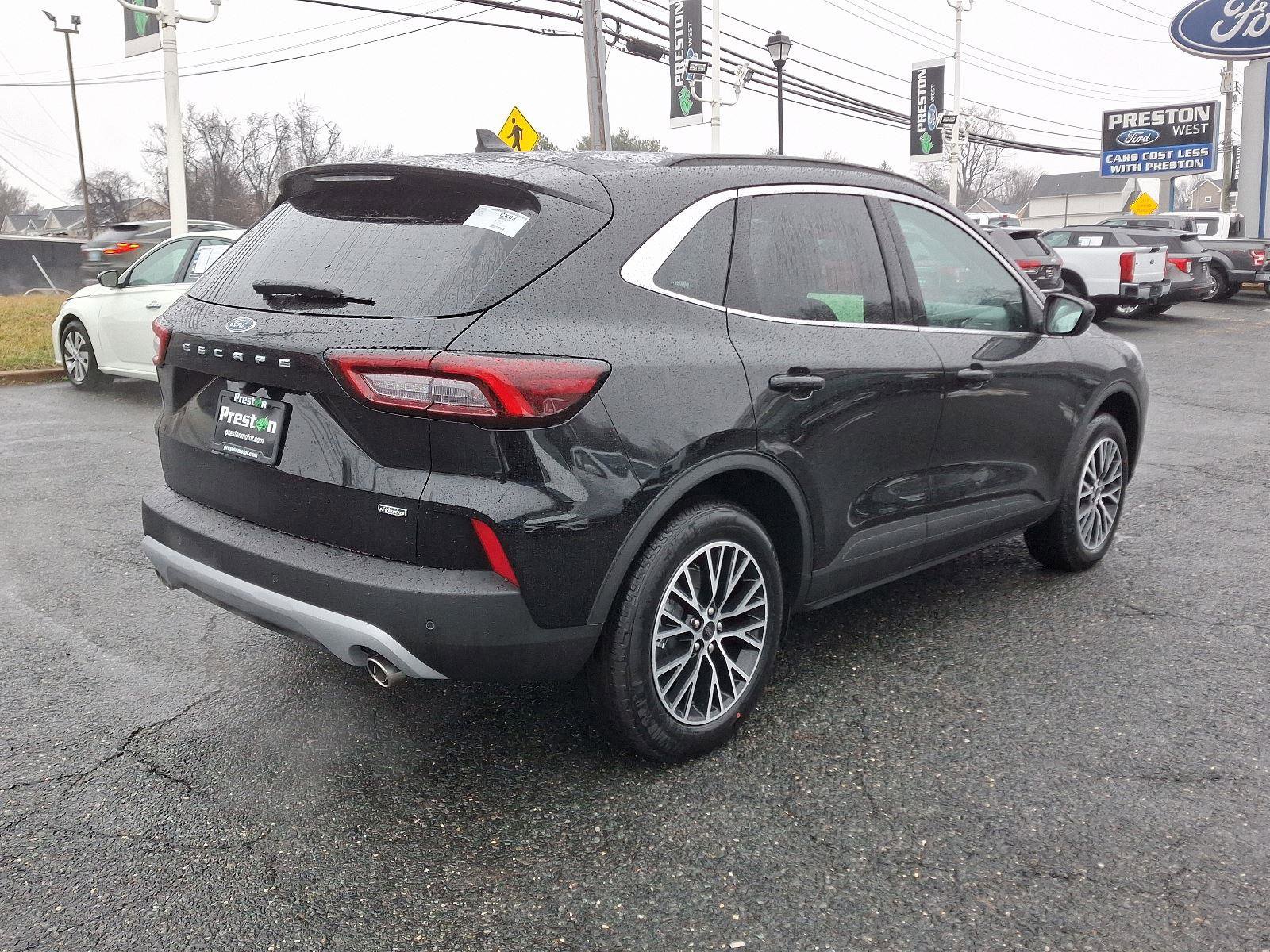 New 2025 Ford Escape SE image 3