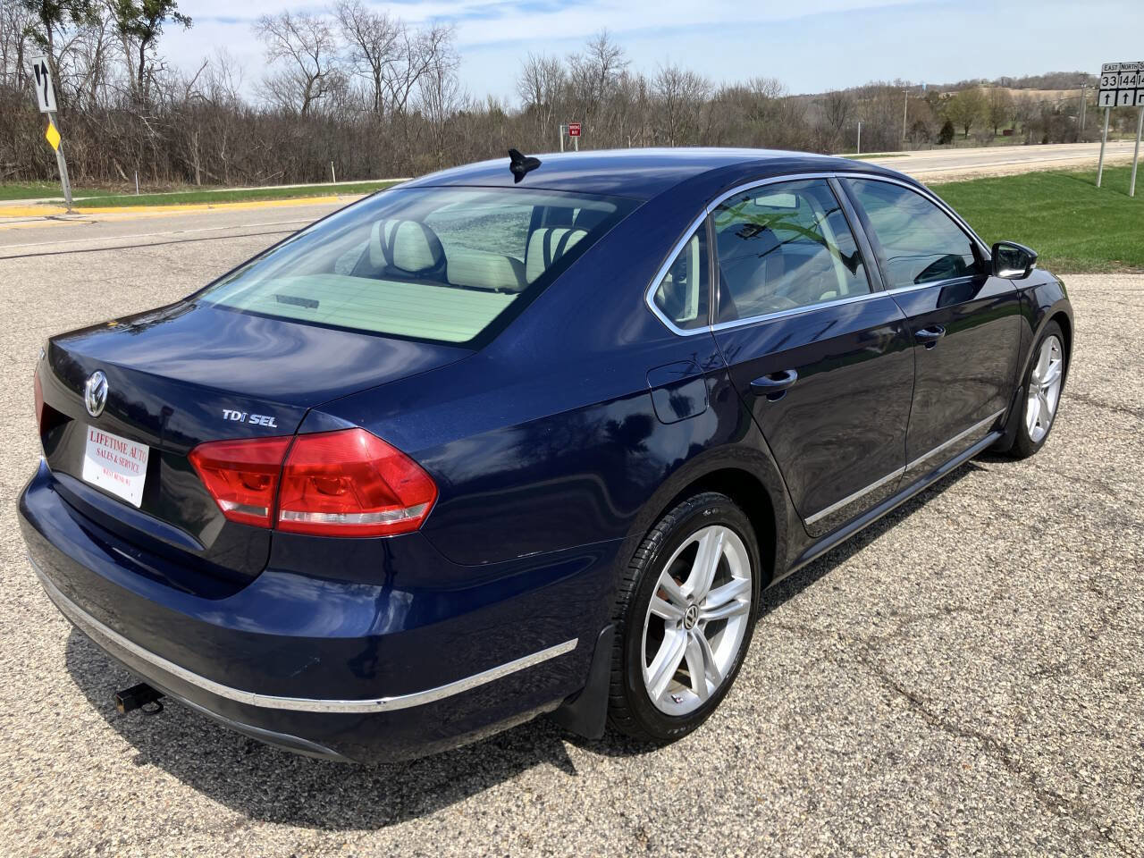Used 2014 Volkswagen Passat TDI SEL Premium FWD image 5