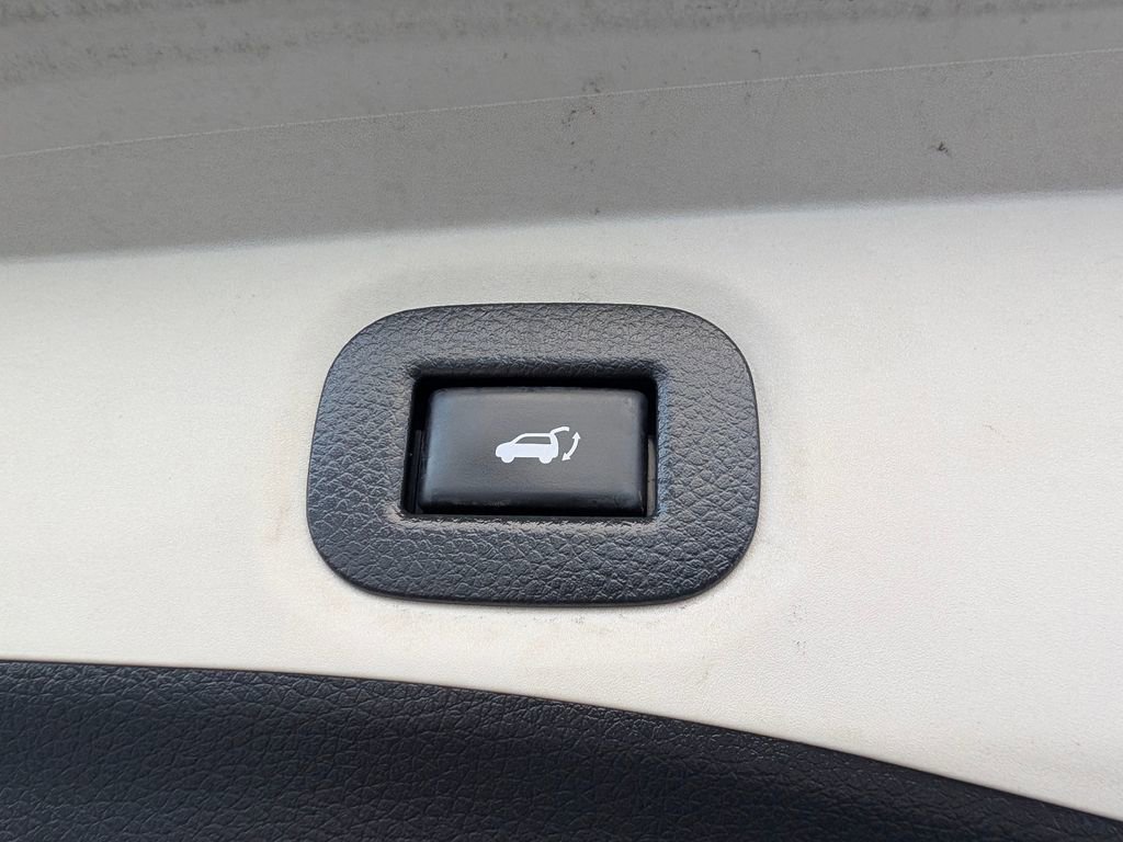 Used 2019 Nissan Rogue SV image 15