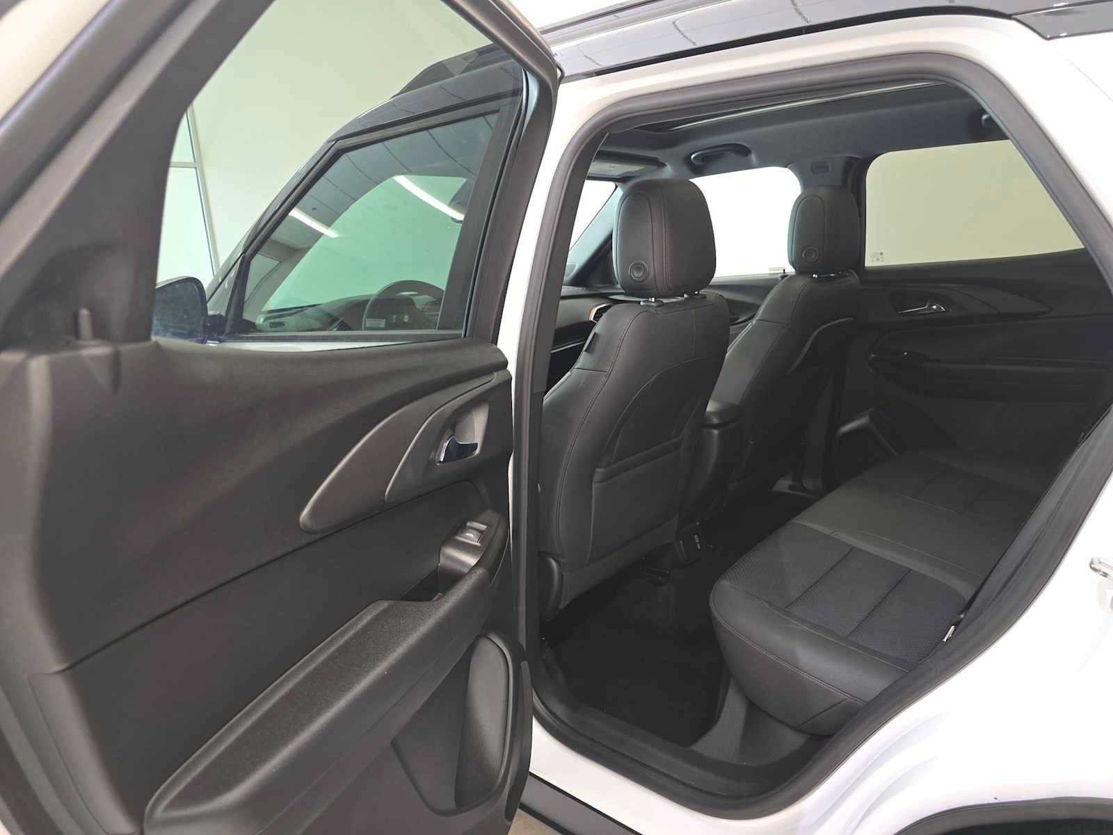 Used 2021 Chevrolet TrailBlazer RS w/ Sun and Liftgate Package AWD/4WD image 25