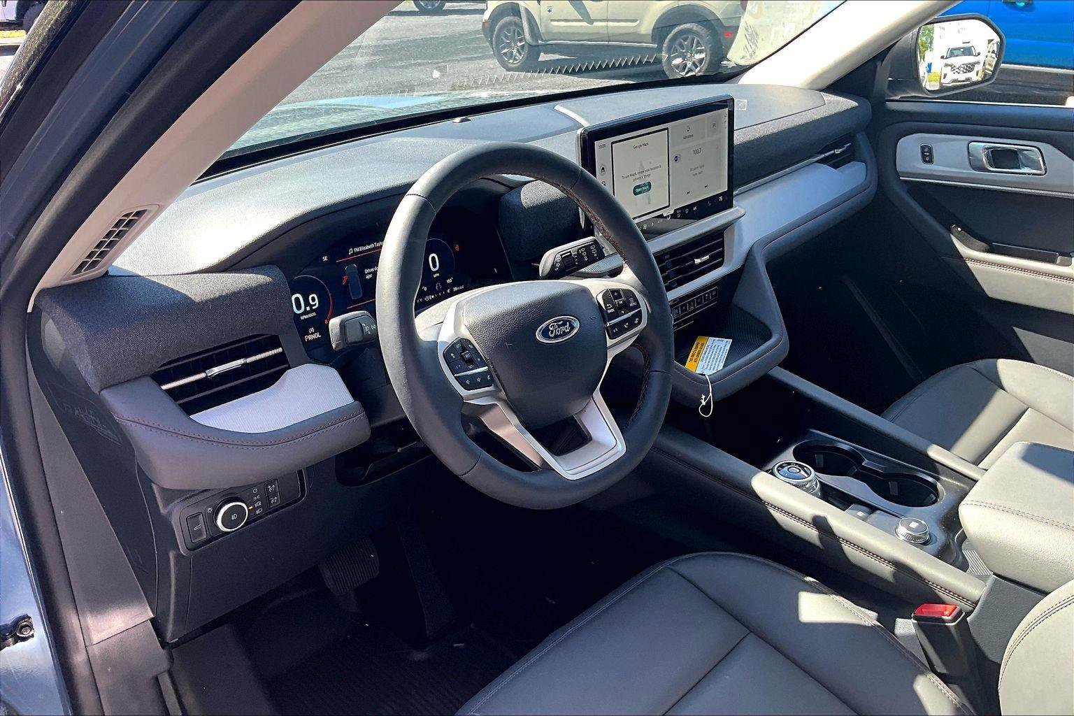 New 2026 Ford Explorer Active AWD/4WD image 6